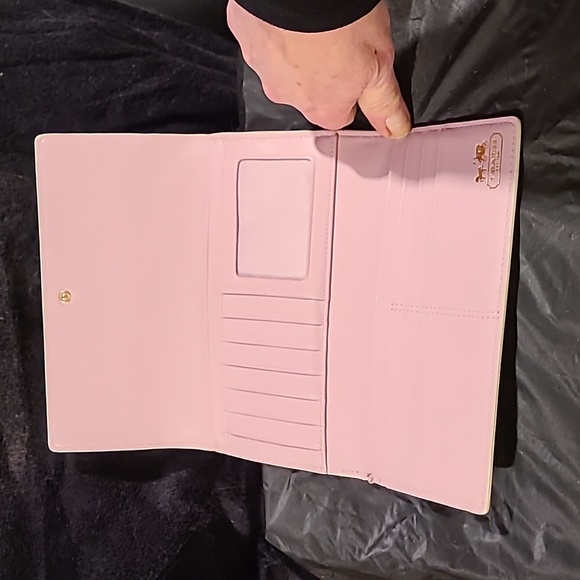 Coach wallet - Picture 2 of 5